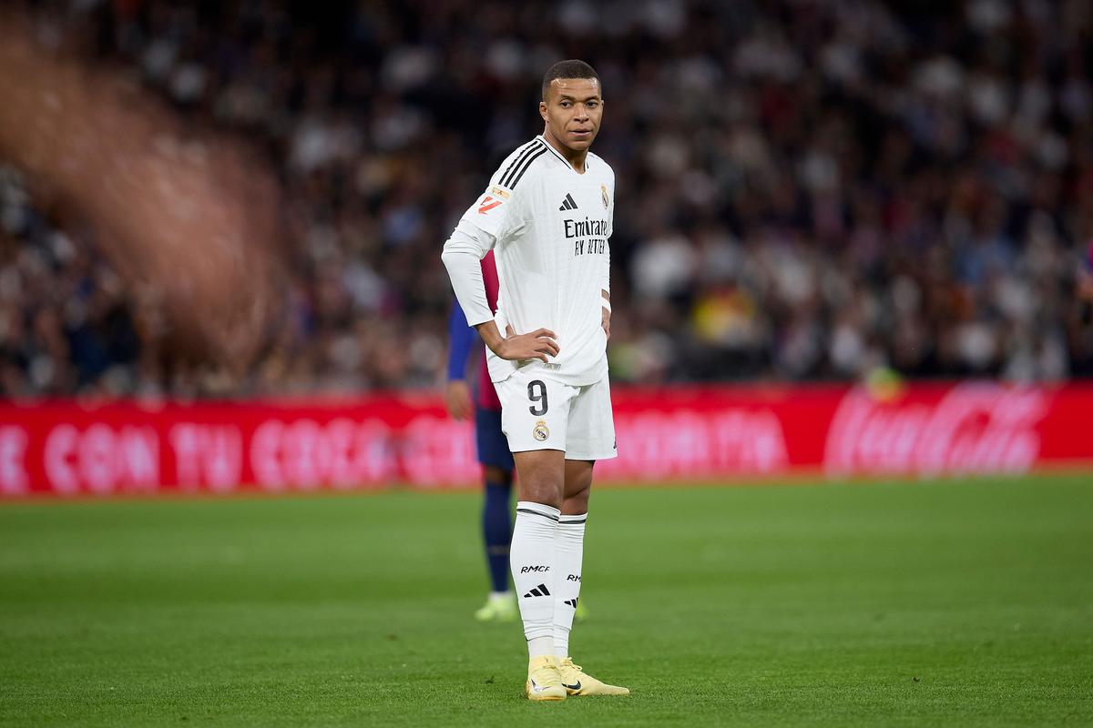 姆巴佩复出战巴萨，不怕皇马输，是怕赢球时没自己