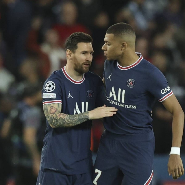 [NBA]血染赛场！3+3+2+2！杨瀚森，真进步了！